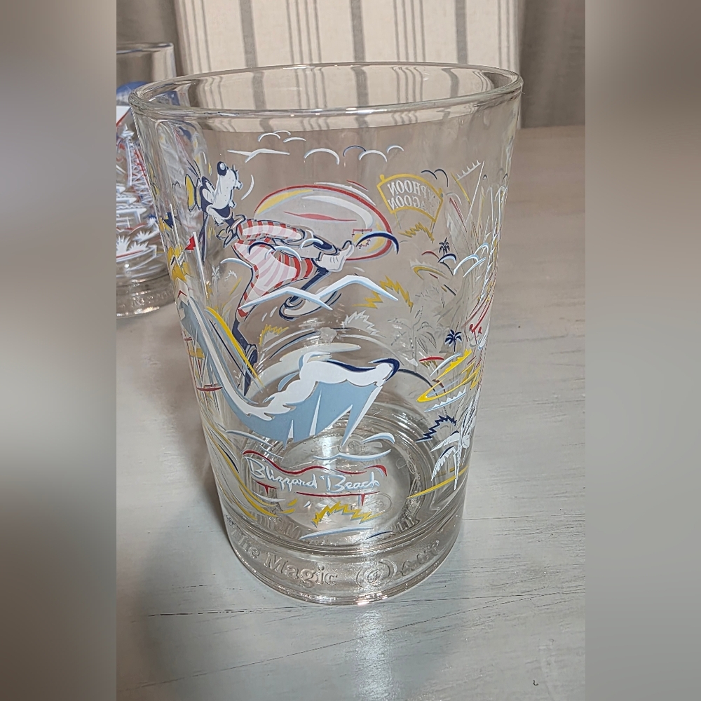 Disney 25th Anniversary Commemorative Set Of 4 Beverage Glasses Like New - Picture 10 of 13
